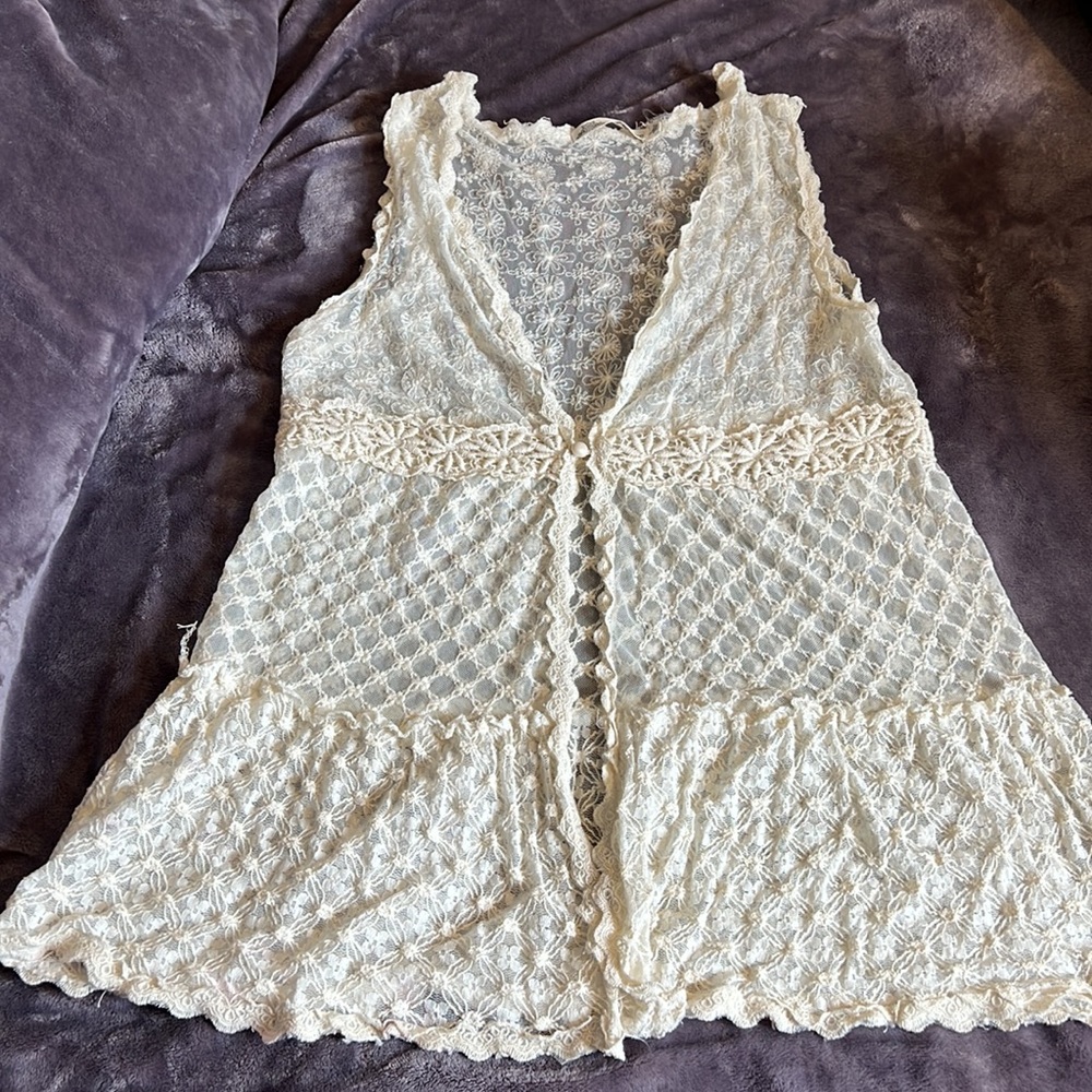 Lace open top with Pearl button
